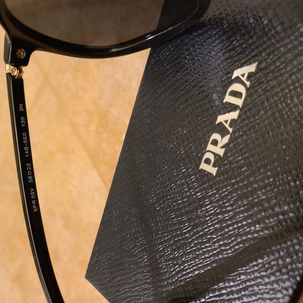 Authentic Prada - Picture 5 of 5